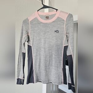 Kari Traa Light Gray and Soft Pink Long Sleeve Base Layer
